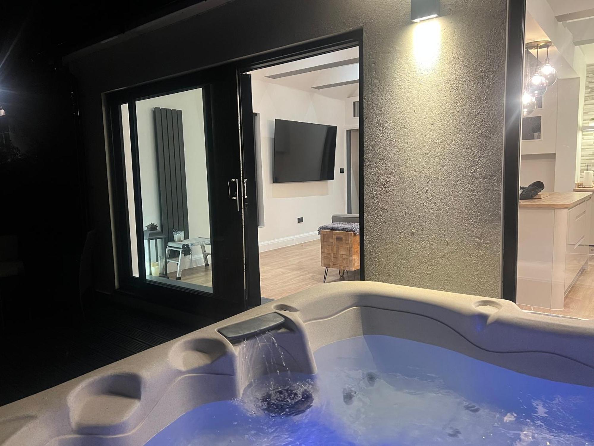 The Broadway Beach House With Hot Tub Herne Bay Eksteriør billede