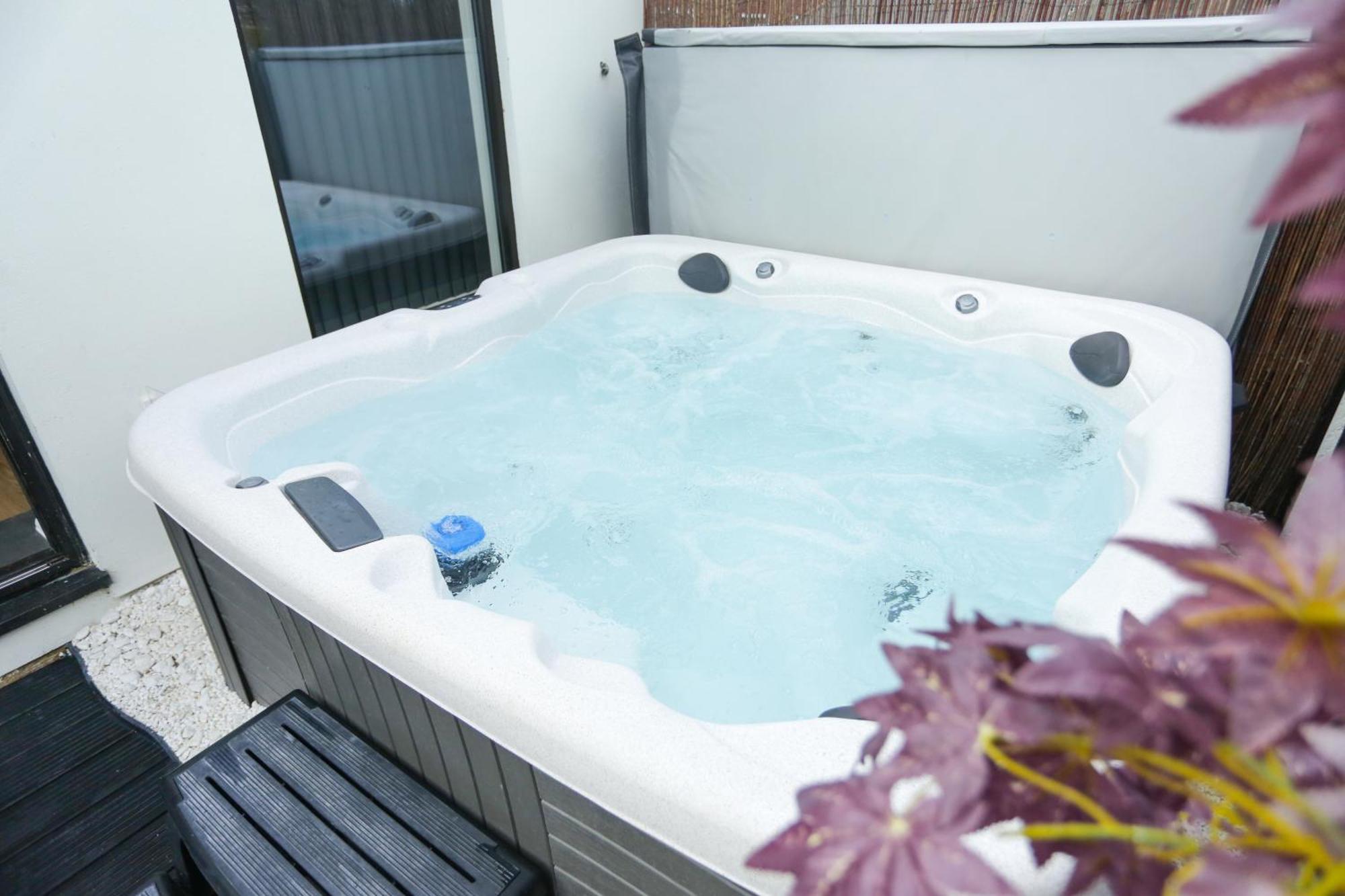 The Broadway Beach House With Hot Tub Herne Bay Eksteriør billede