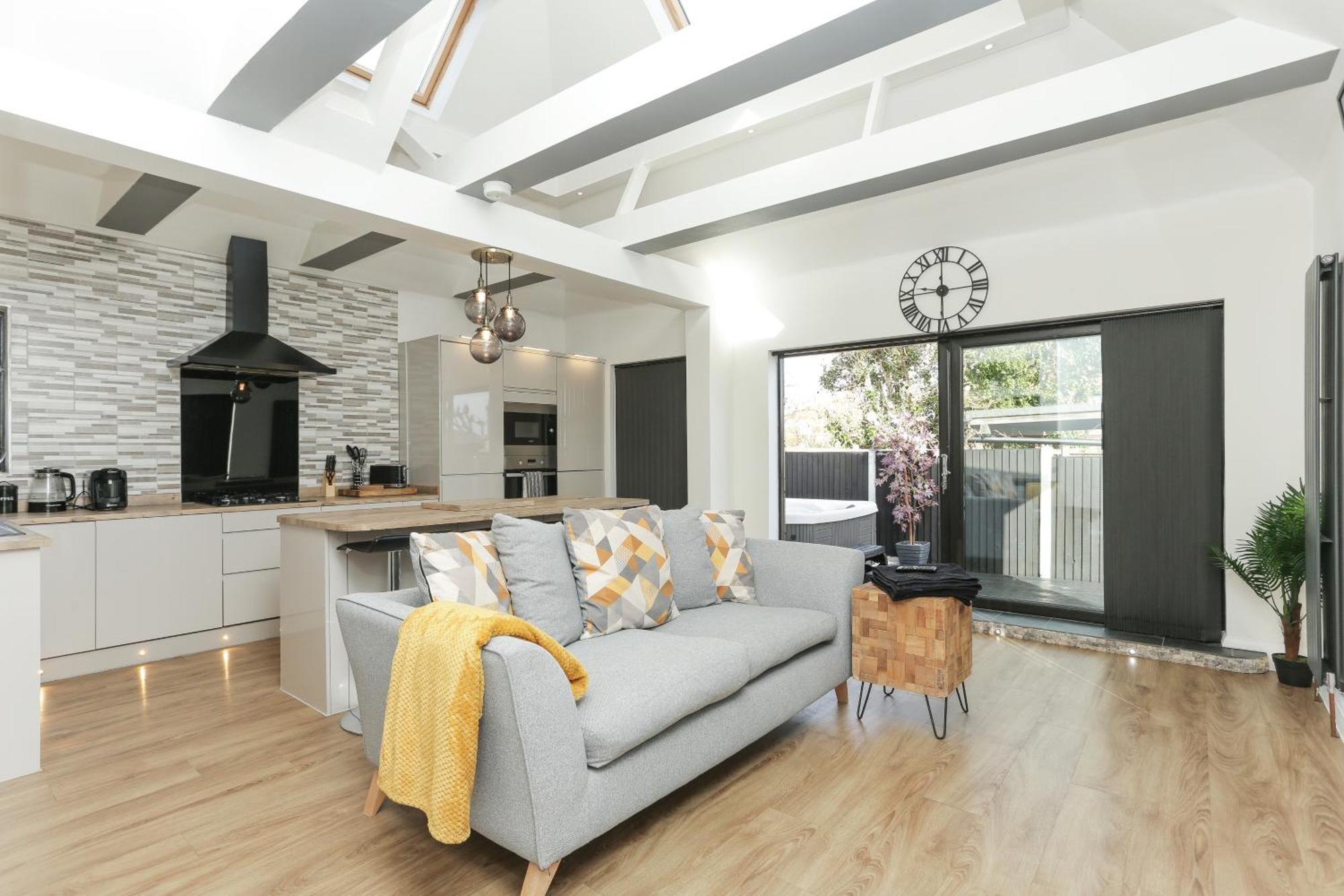 The Broadway Beach House With Hot Tub Herne Bay Eksteriør billede